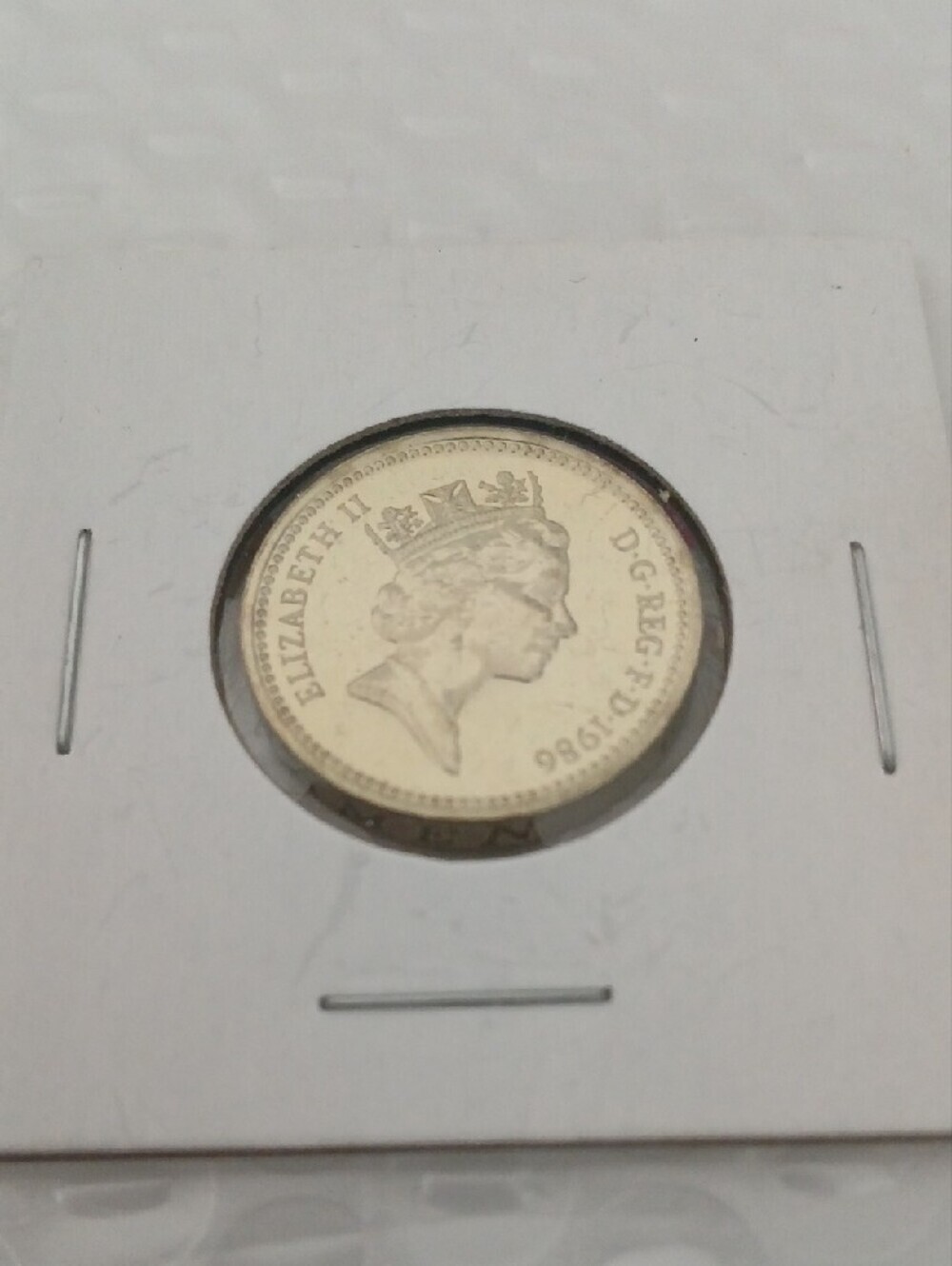 Queen Elizabeth II Collect Token Coin. - Picture 2 of 7